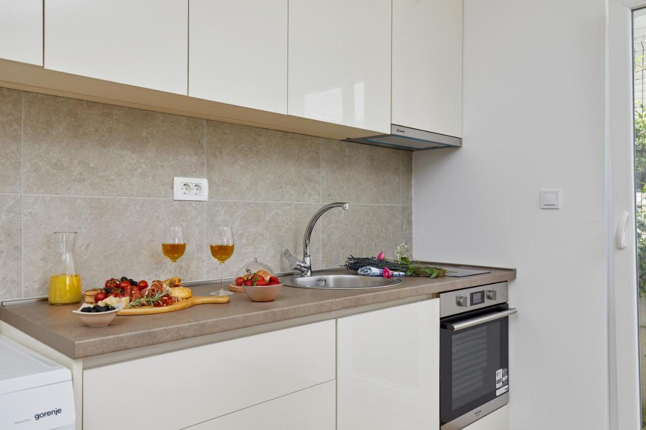 Peaceful Sunhill Apartments Котор Екстериор снимка