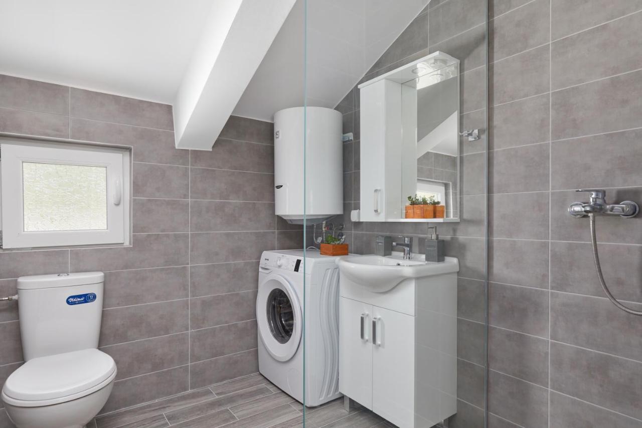 Peaceful Sunhill Apartments Котор Екстериор снимка